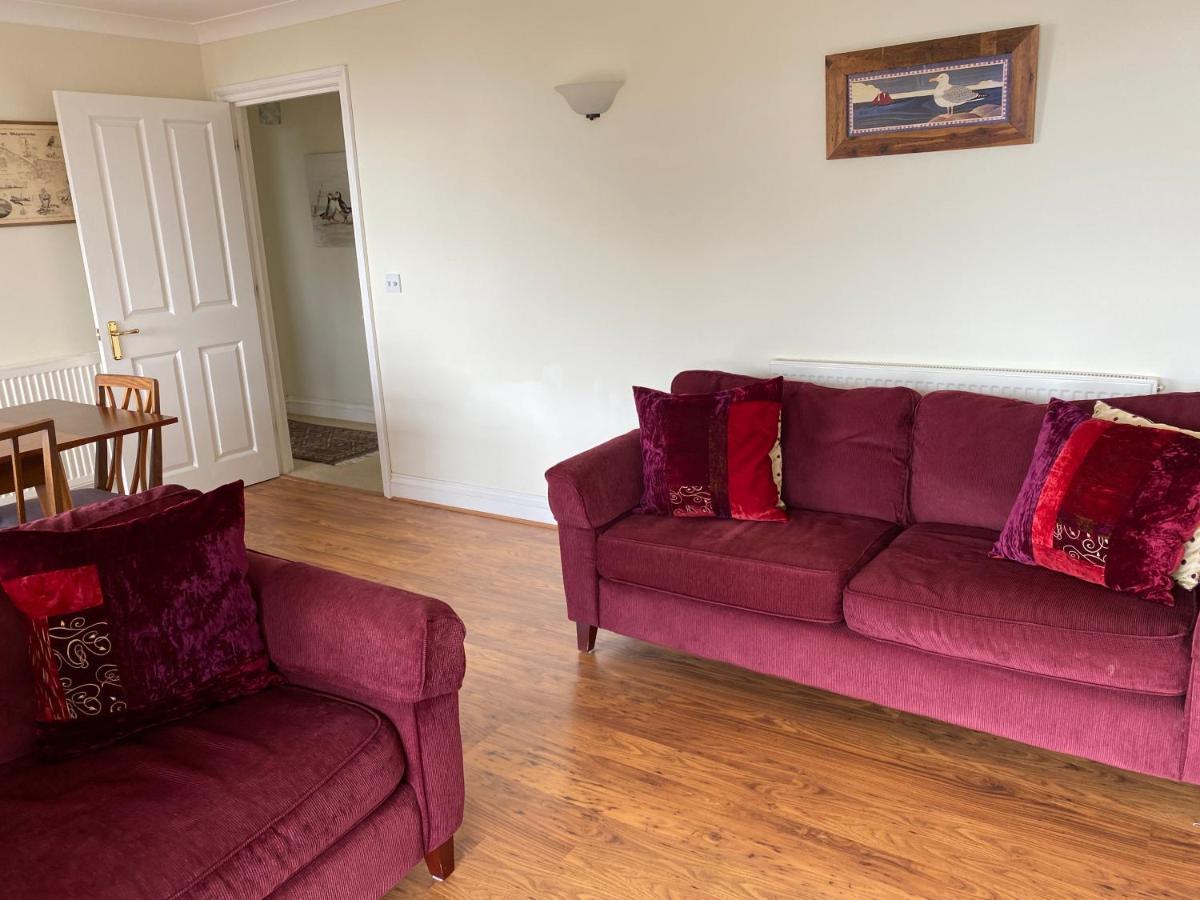 Fantastic Spacious House With Beautiful Panoramic Views Of The Bay Only A Few Minutes Walk From Beach Harbour And Restaurants This House Has 3 Bedrooms 3 Bathrooms And 2 Lovely Sitting Rooms Lyme Regis Exterior foto